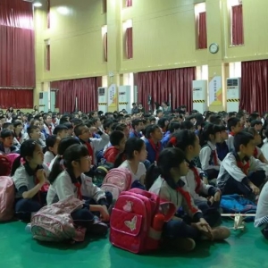 無人機“飛”進校園，做一個熱愛科學的小飛俠